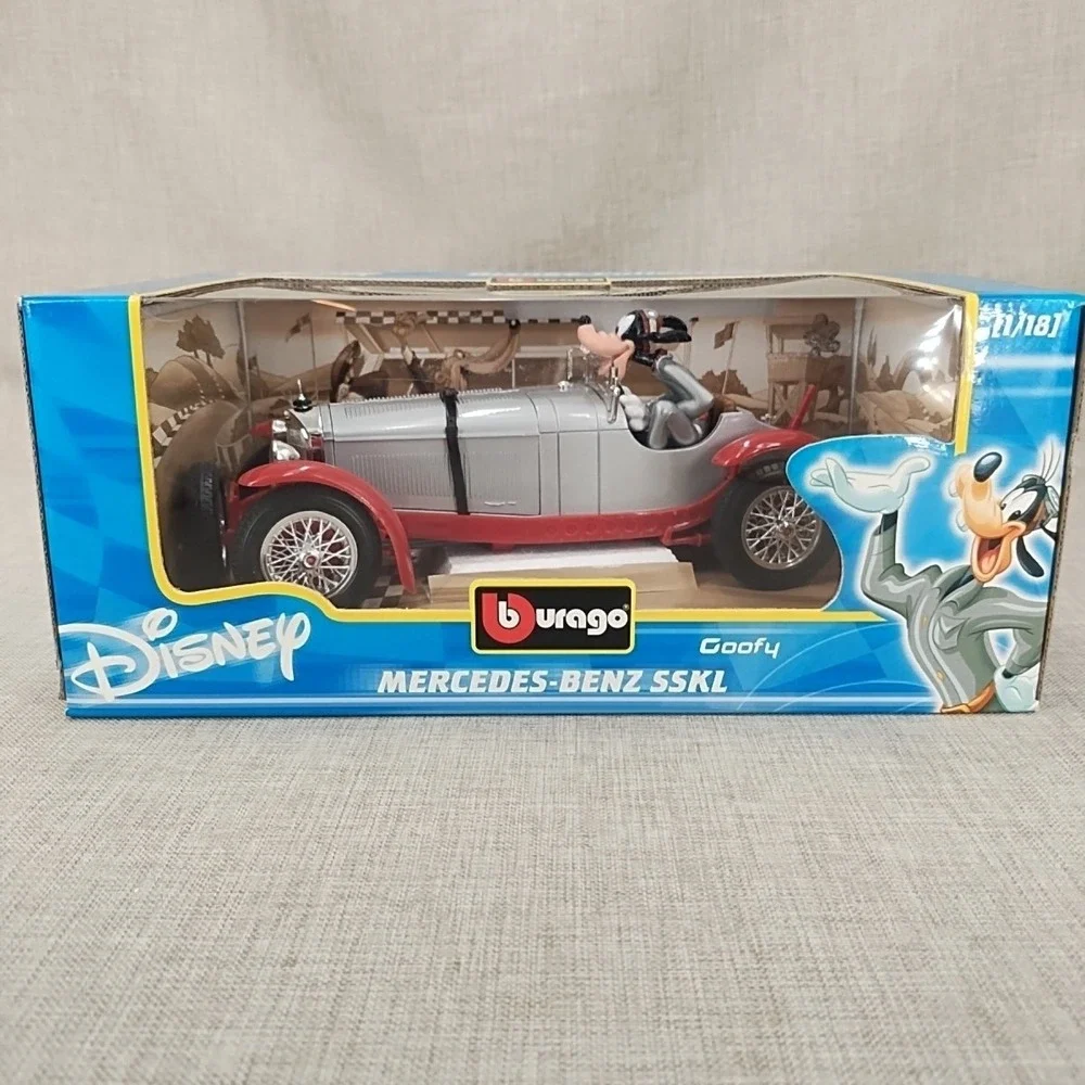 Bburago 1:18 Scale Diecast Goofy Disney Mercedes Benz SSKL Burago Silver Red